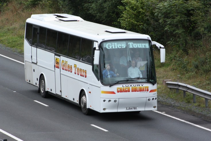 Giles Tours Bova SJ54FBX