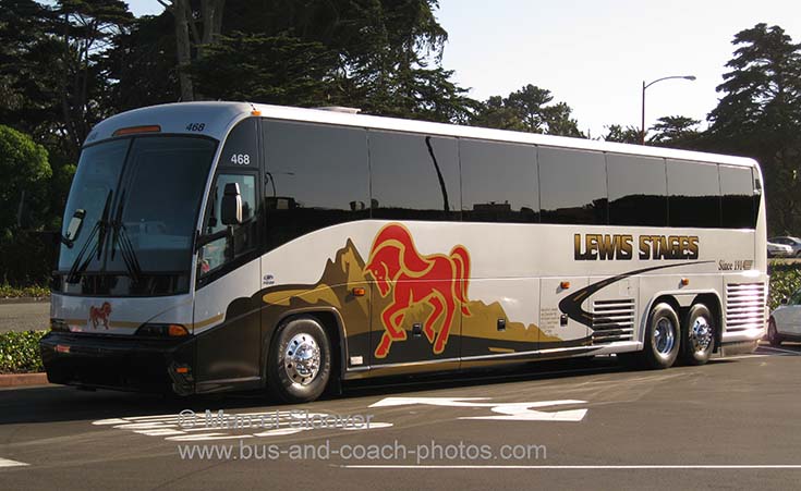 MCI tourcoach Lewis Stages