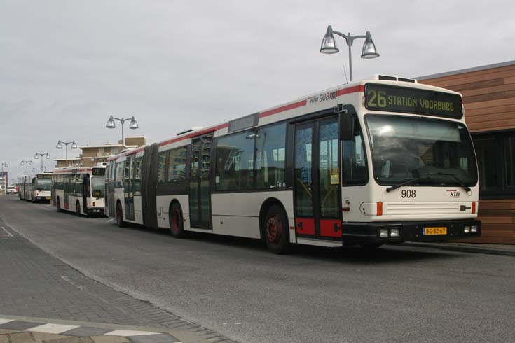 Lineup from HTM busses at Kijkduin