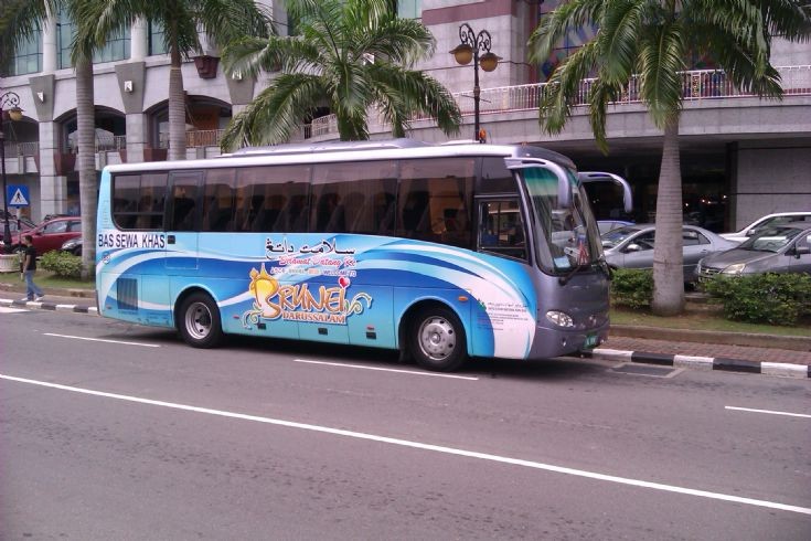 King Long XMQ6800 coach